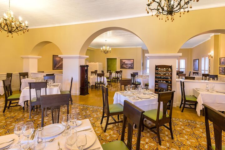 Dining 98 of 159