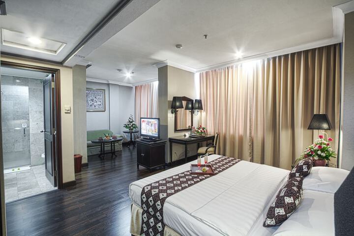 Room 6 of 32