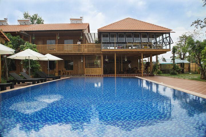 Hotel with Pool