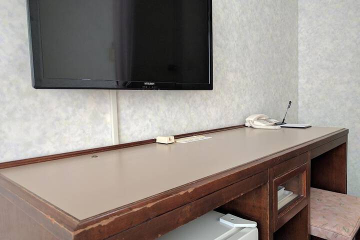 Room 11 of 42