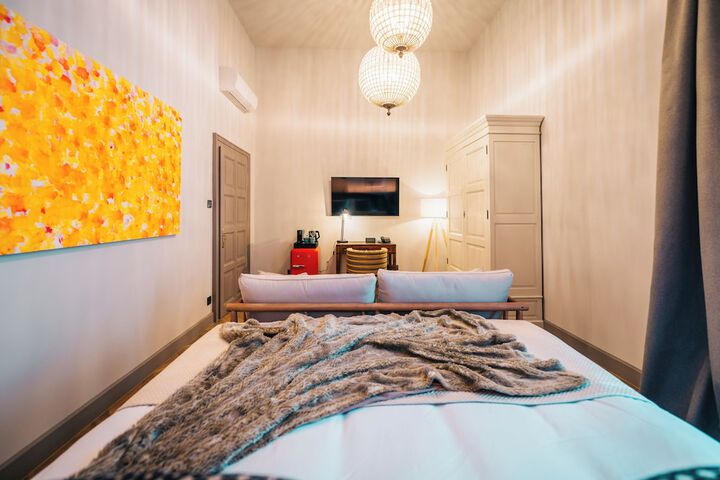 Room 48 of 104