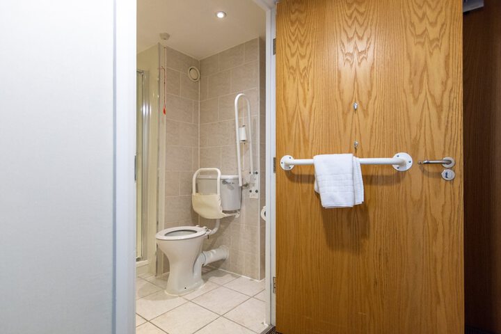 Room 20 of 177