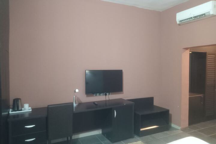Room 6 of 17