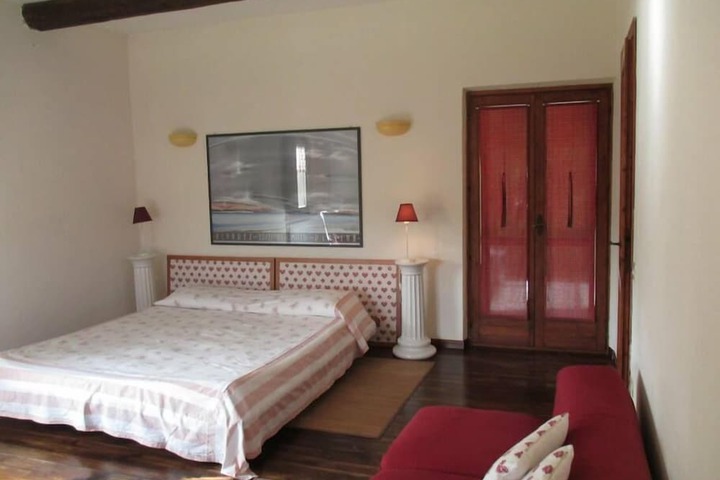 Room 2 of 15