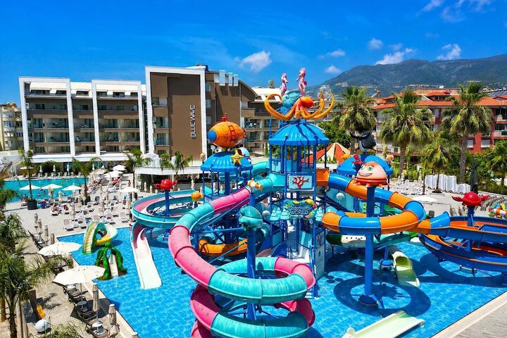 Hotel Pool