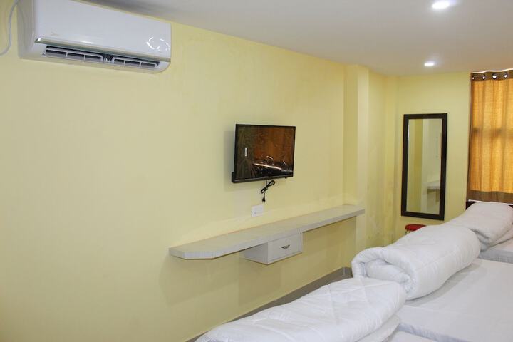 Room 21 of 33