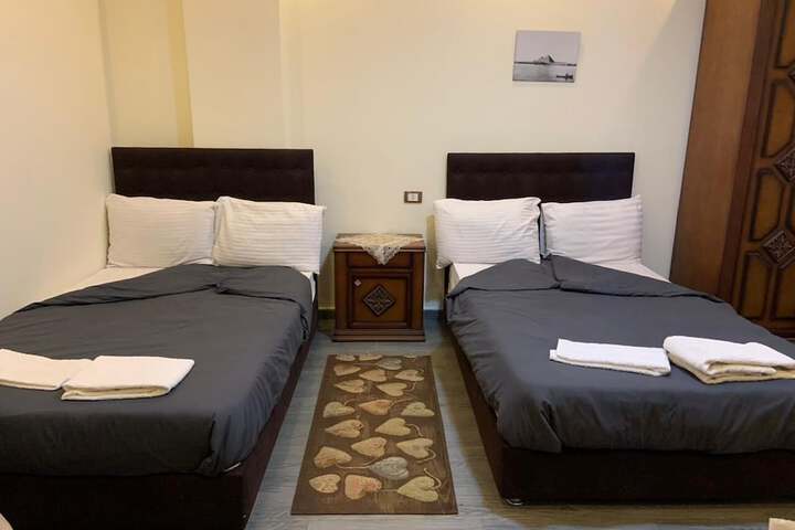 Room 10 of 29