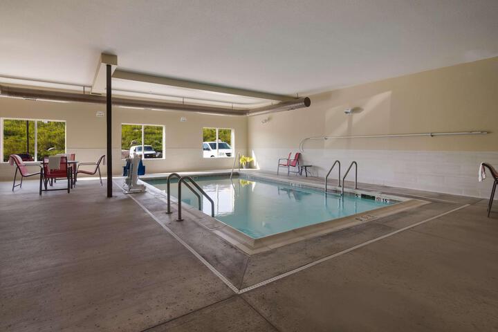 Pool Hotel