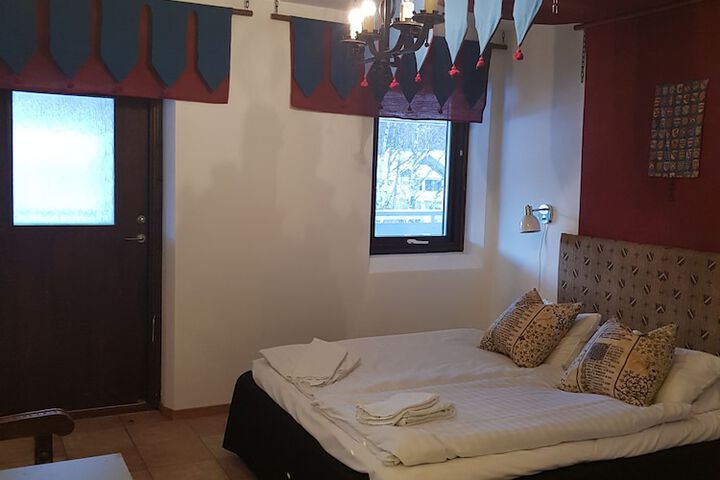 Room 5 of 14