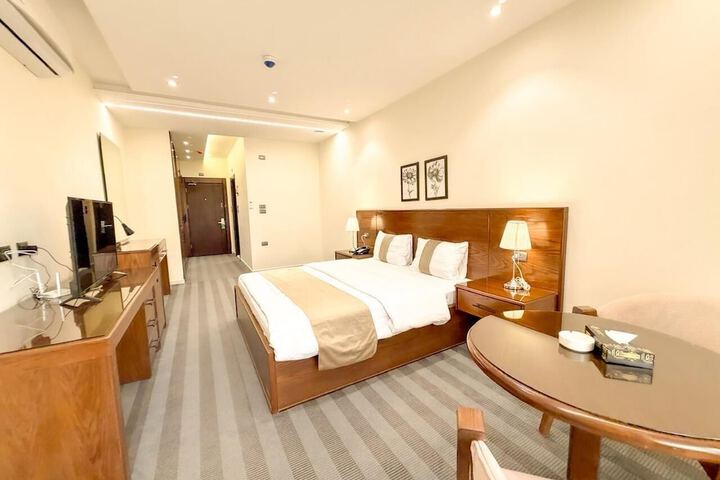 Room 10 of 22
