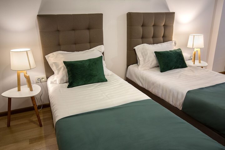 Room 13 of 31