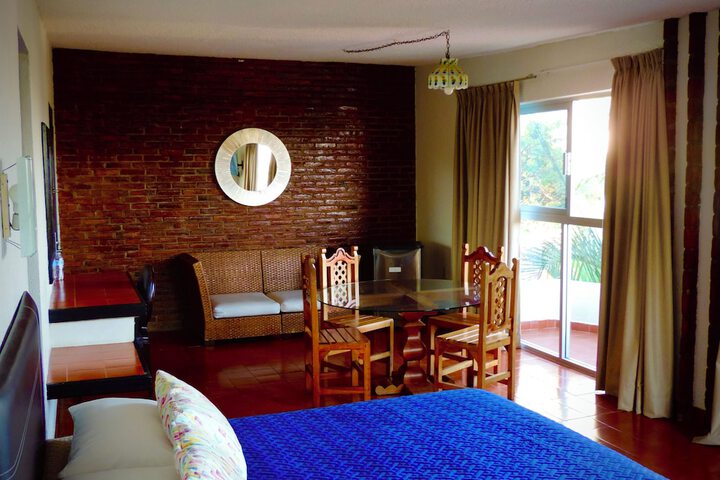 Room 13 of 65