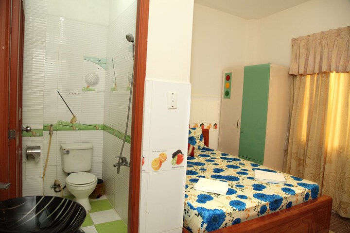 Room 13 of 17