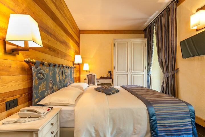 Room 9 of 48