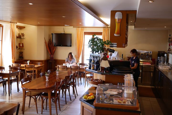 Breakfast/Coffee Service 44 of 61