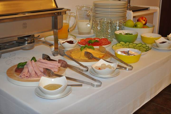 Breakfast/Coffee Service 23 of 31