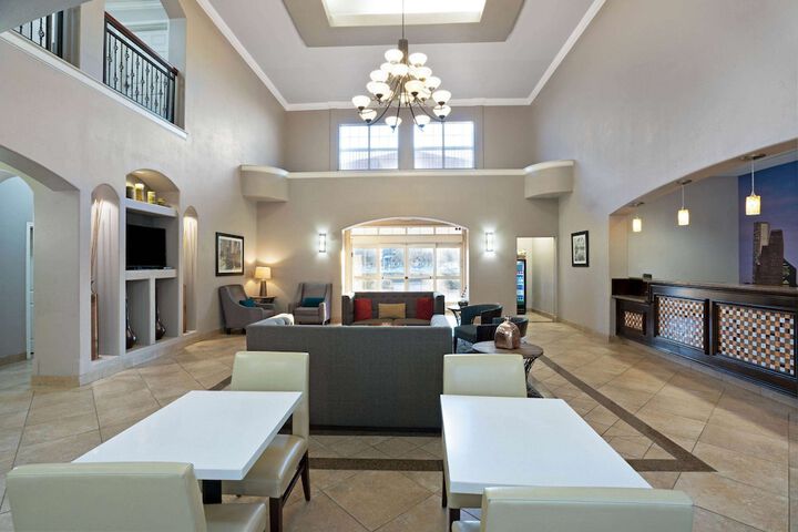 Guest Lobby