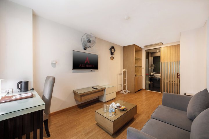 Room 20 of 28
