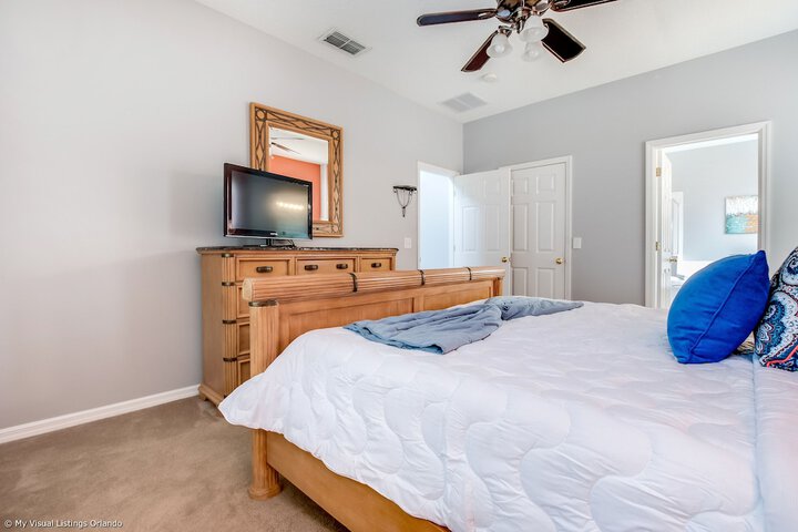 Room 2 of 87
