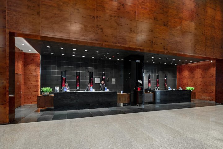 Entrance & Lobby