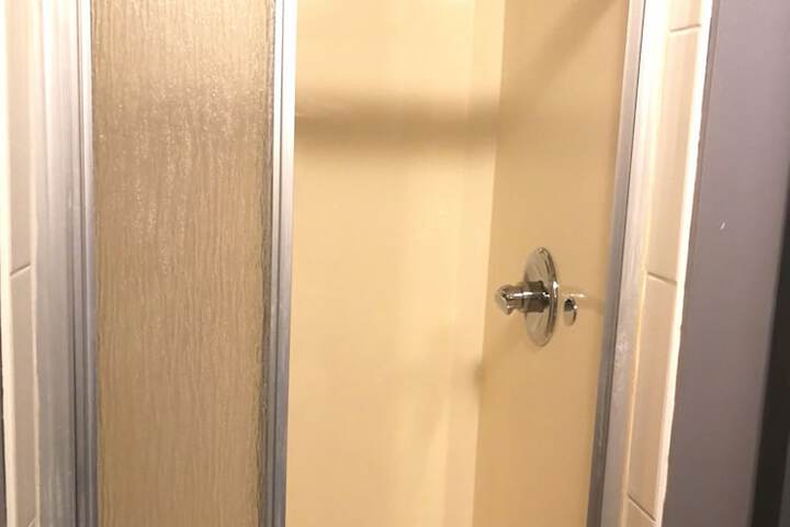 Room 9 of 12