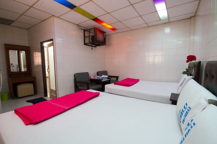 Room 5 of 43