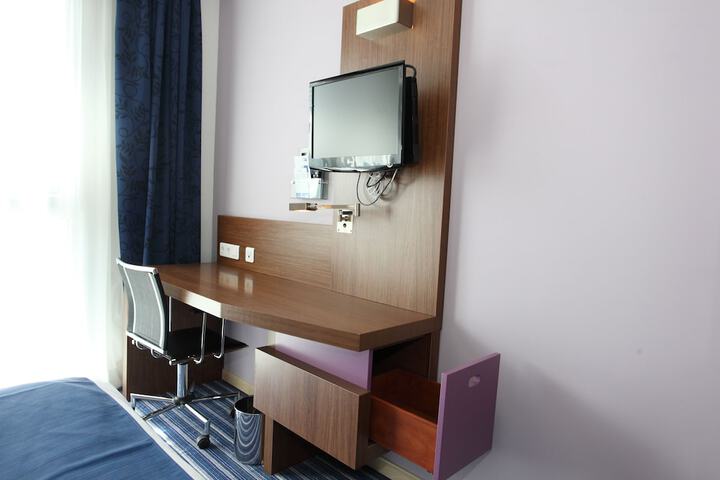 Room 3 of 26
