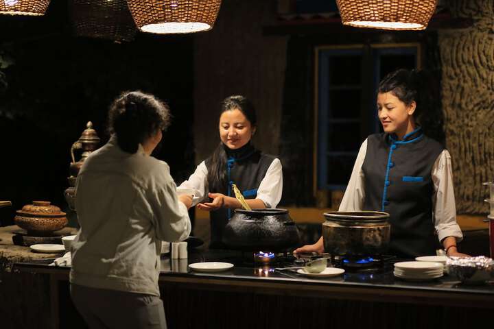 Dining 26 of 57