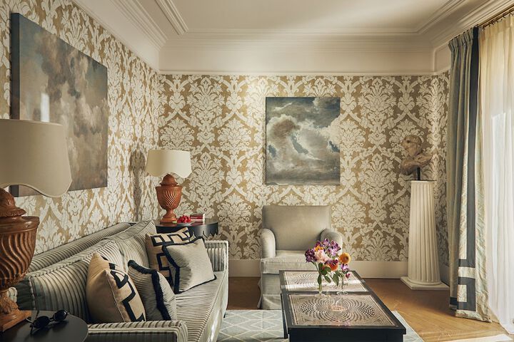 Room 74 of 153