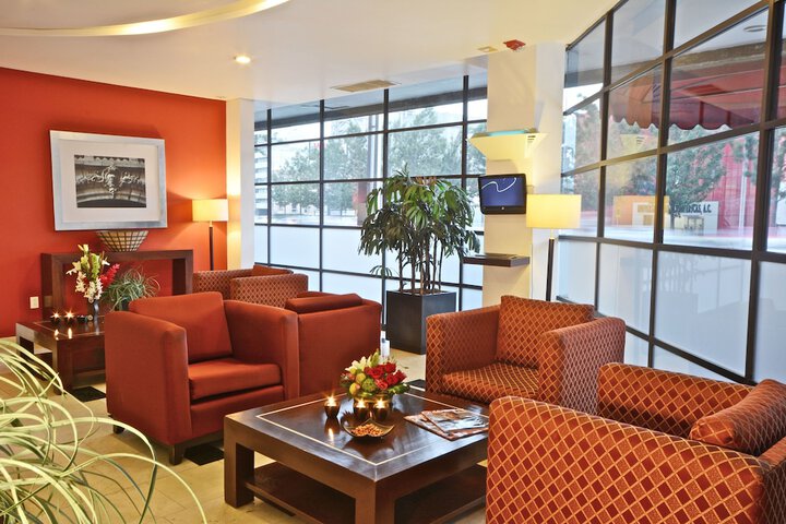 Entrance & Lobby