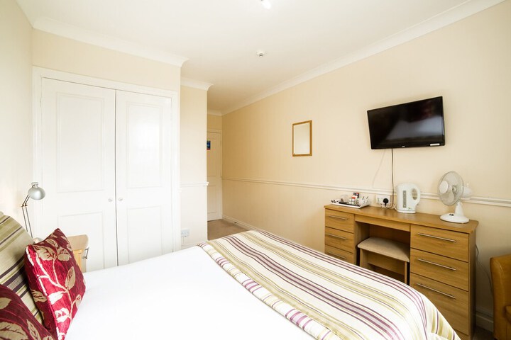 Room 8 of 31