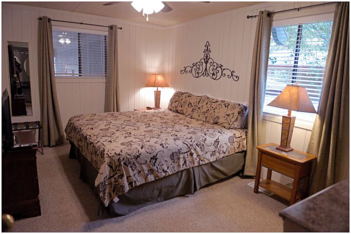 Room 127 of 400