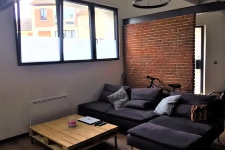 Room 5 of 6