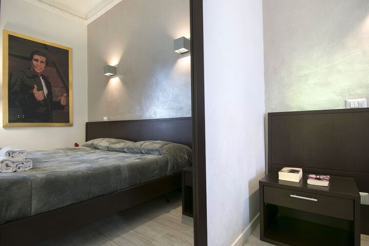 Room 25 of 63
