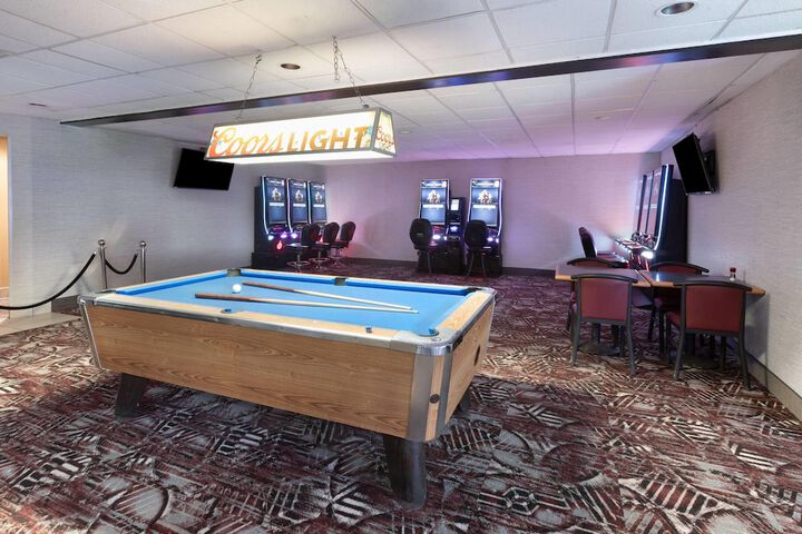 Entertainment 36 of 53