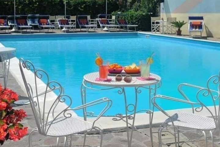 Pool 43 of 48