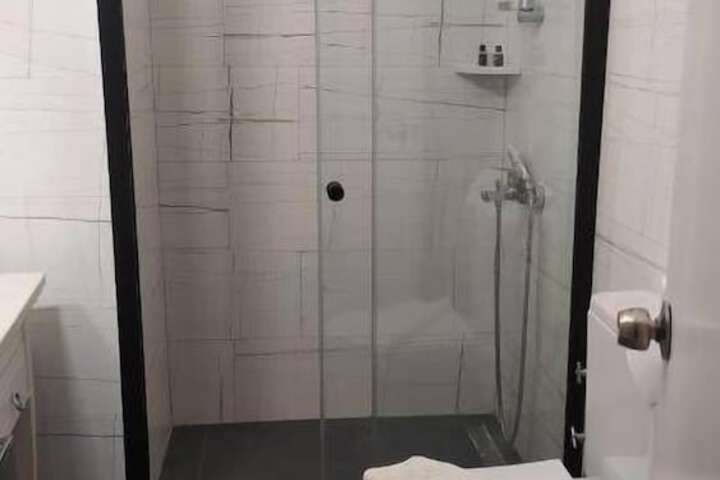 Room 15 of 36
