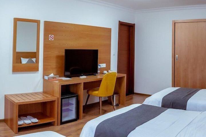 Room 6 of 31