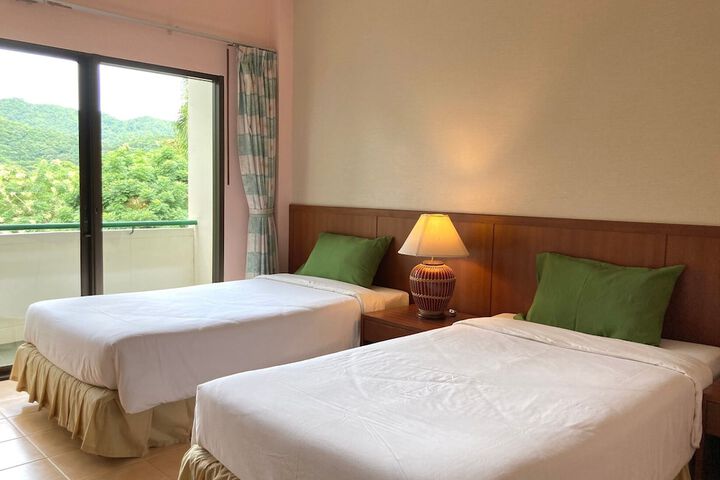 Room 7 of 34