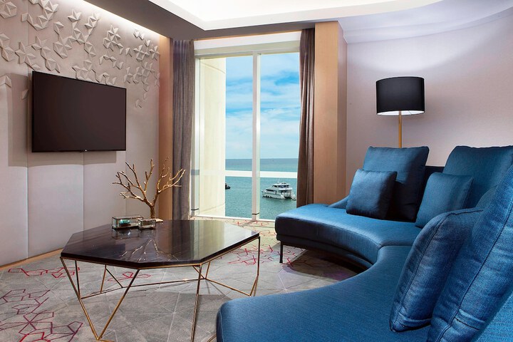 Room 42 of 111