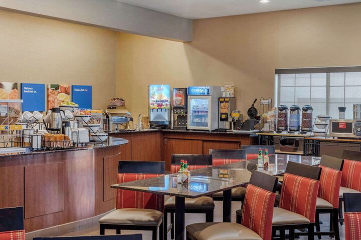 Breakfast/Coffee Service 111 of 132