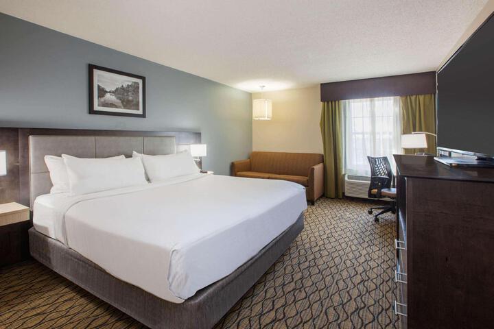 1 King Bed Accessible (6 of 12)