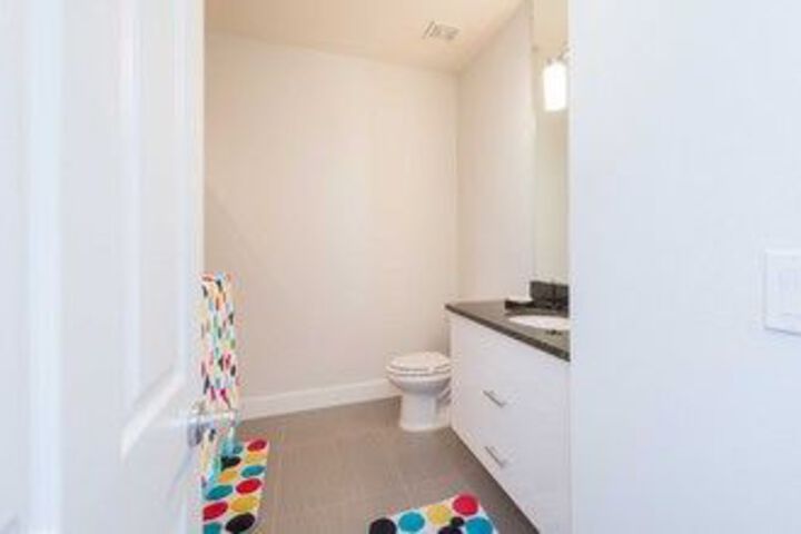 Room 7 of 28