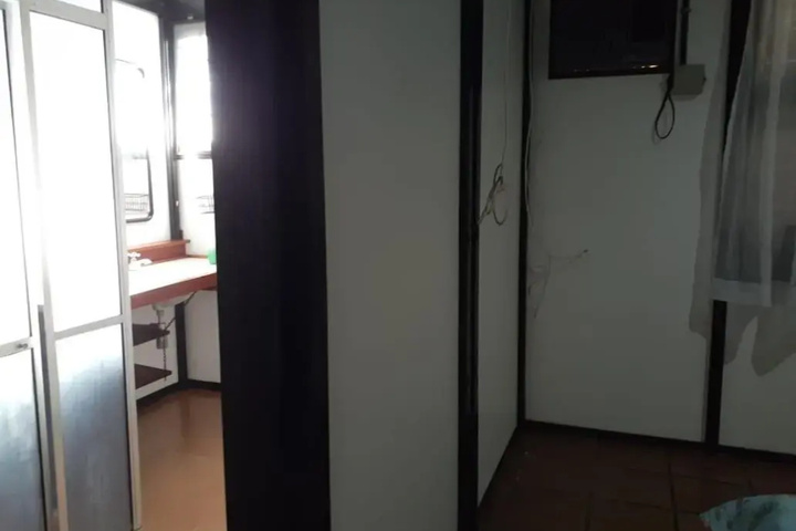 Room 2 of 16