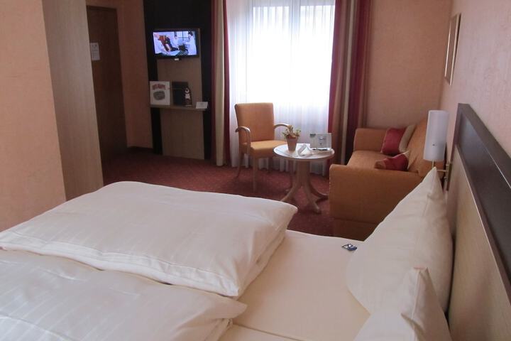 Room 11 of 42