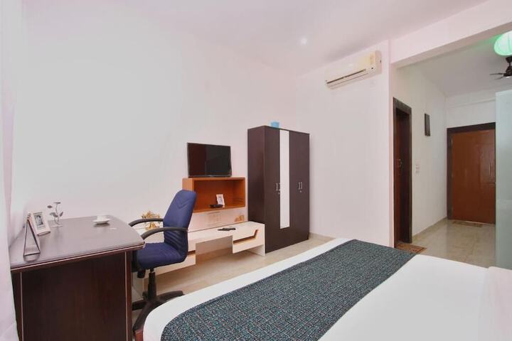 Room 10 of 26