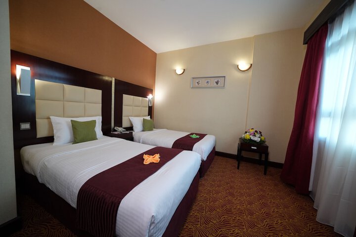Room 9 of 15