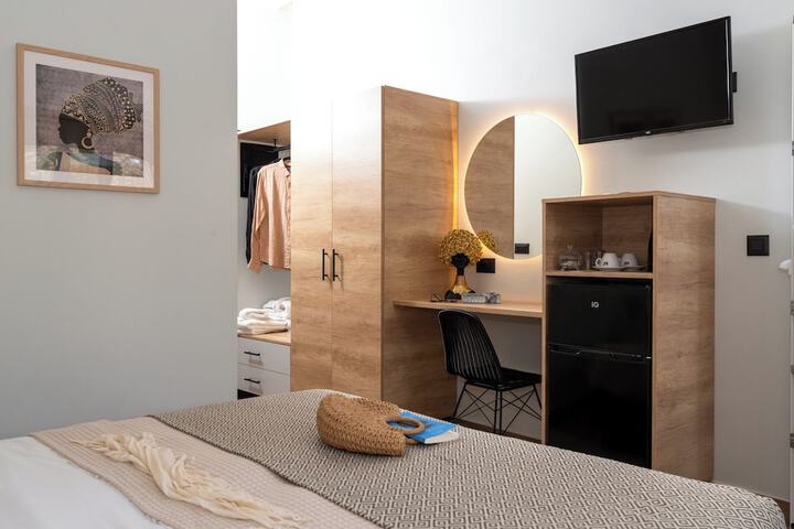 Room 16 of 54