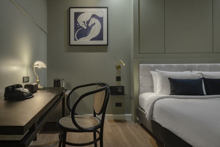 Room 8 of 43