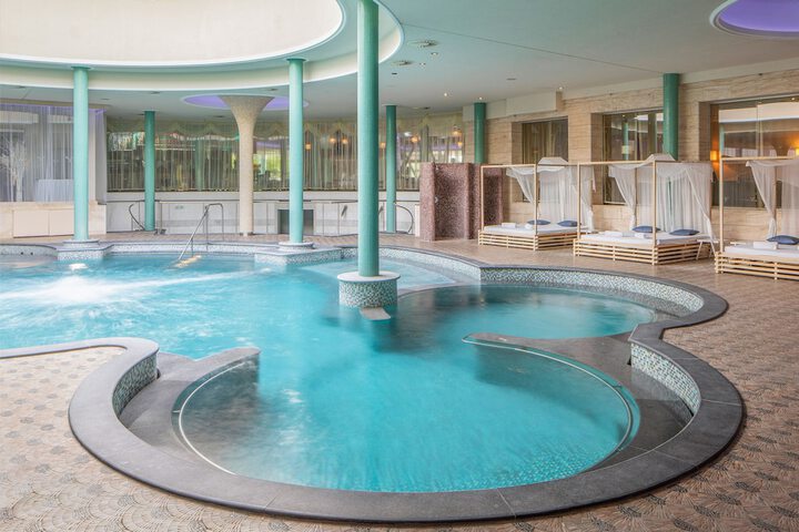Pool 32 of 60
